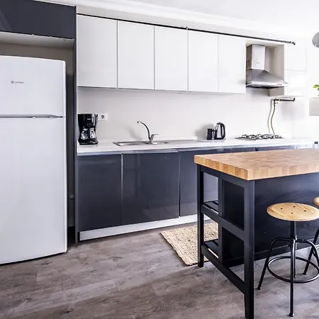 Flat With Sleek Interior In Sisli * اسطنبول